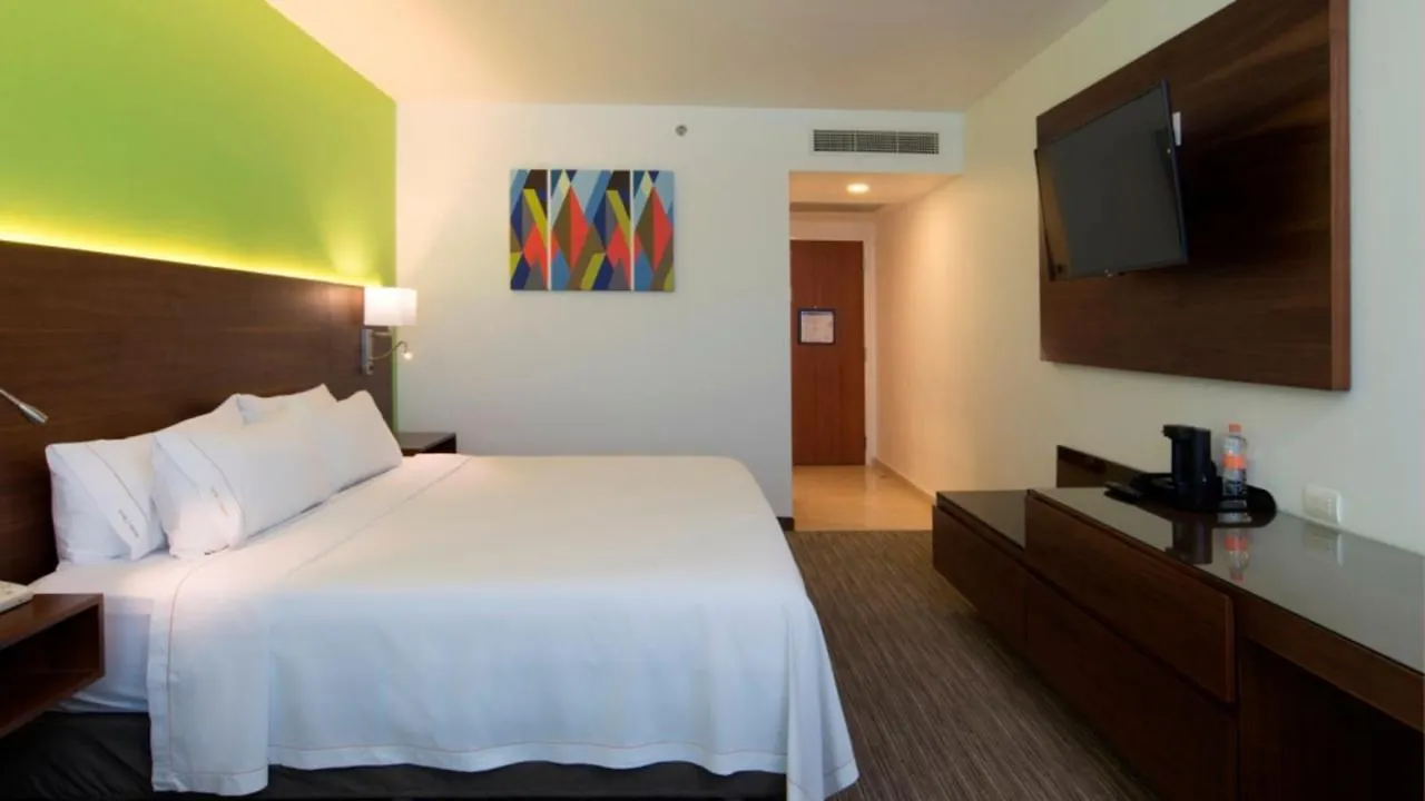 Holiday Inn Express Puebla By Ihg 4*,